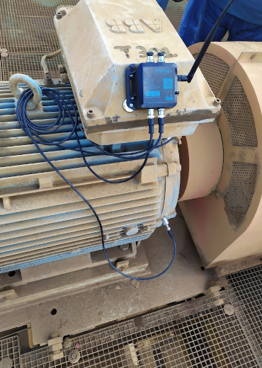 Moniteur installé sur moteur